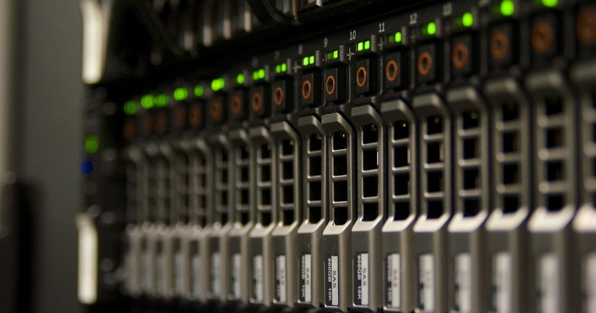 Network security monitoring system with server infrastructure