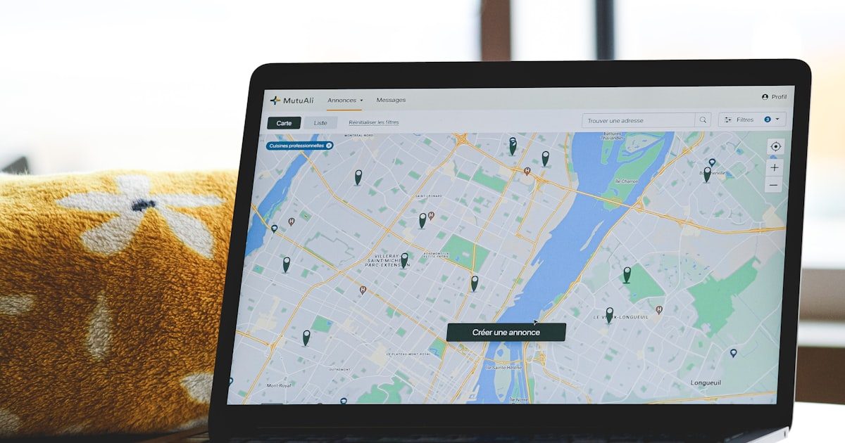 Digital map visualization tracking IP address locations globally